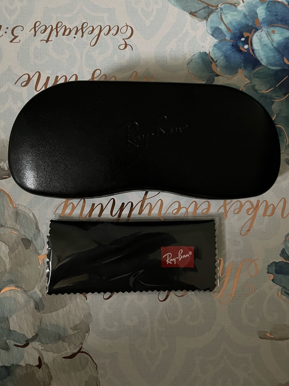 New Ray-Ban Black Hard Sunglasses Case with Branded Cleaning Cloth